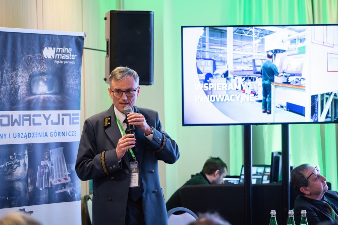 2025-02-24_16-46-52_02