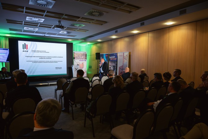 2025-02-24_19-36-56_02