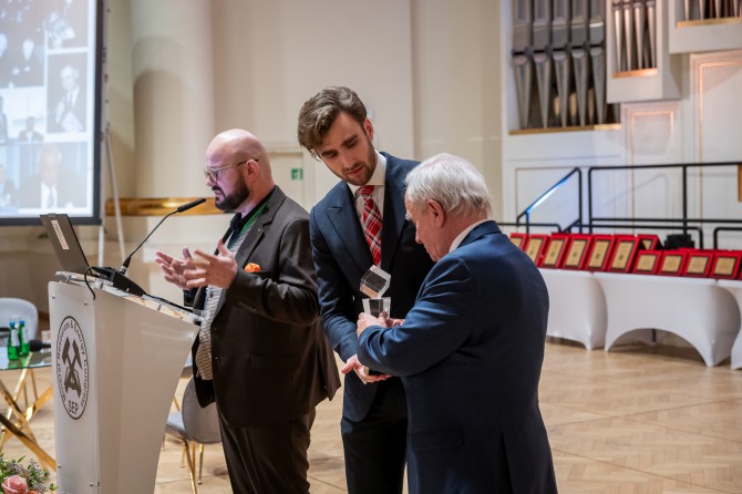 2026-02-23_17-37-51_02