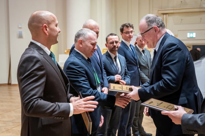 2026-02-23_18-33-52_02