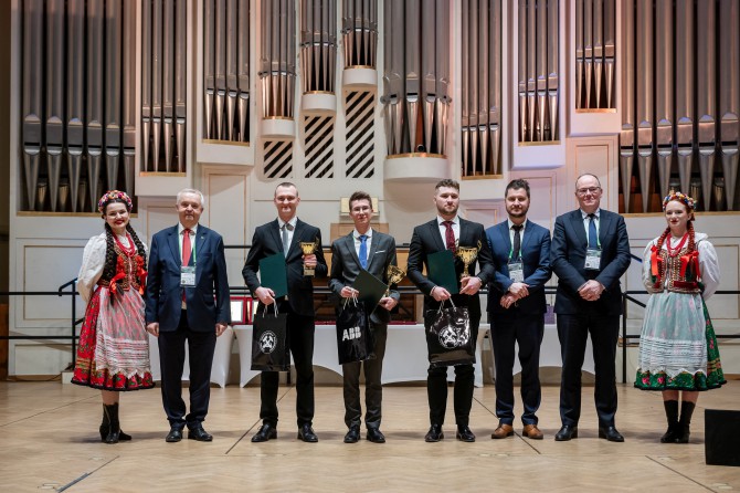 2026-02-23_18-43-57_03