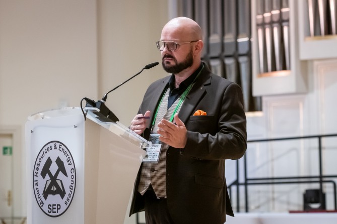 2026-02-23_19-00-17_02