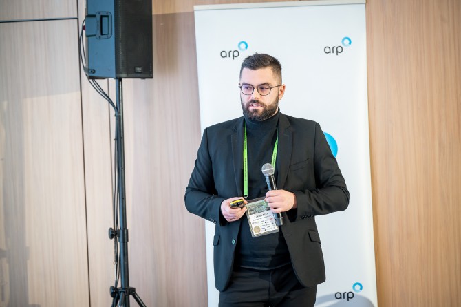 2026-02-22_18-18-40_02