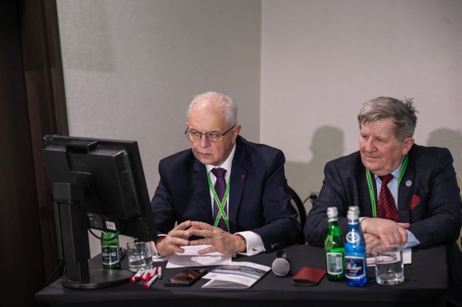 2026-02-23_09-32-40_02